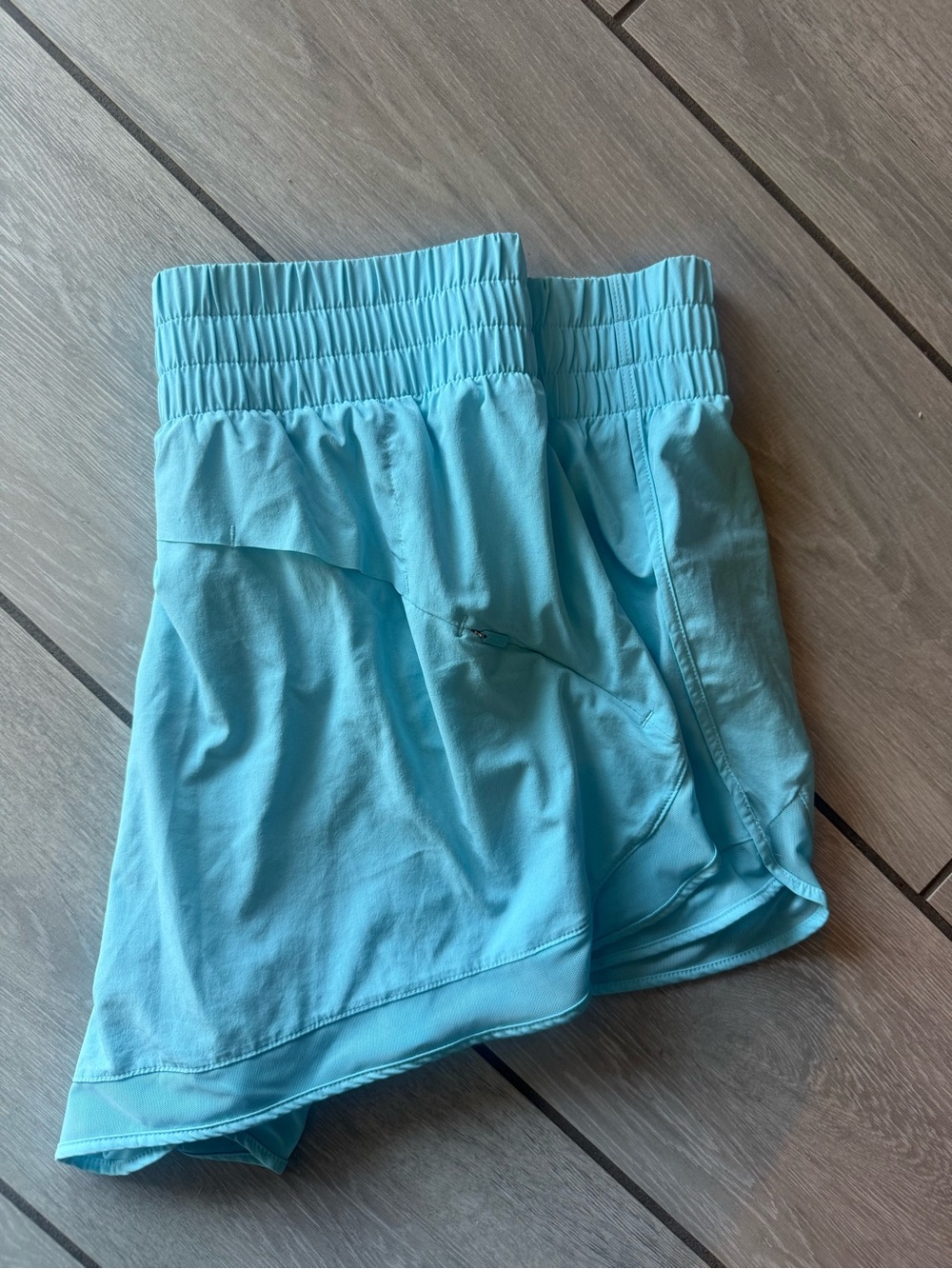 Athleta Mesh Racer Run High Rise 3” short - Picture 3 of 4